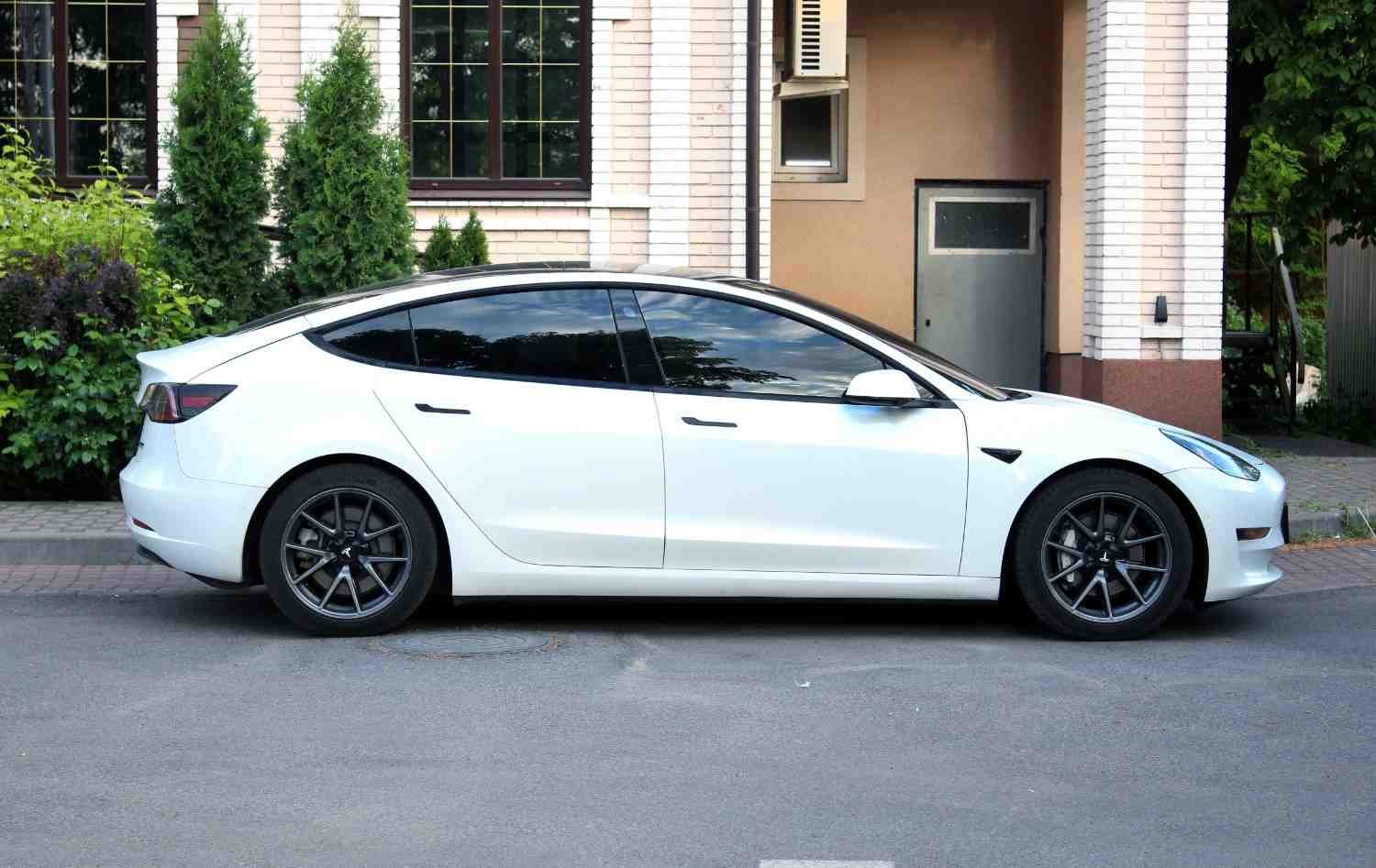 Tesla model 3 similar cars discount
